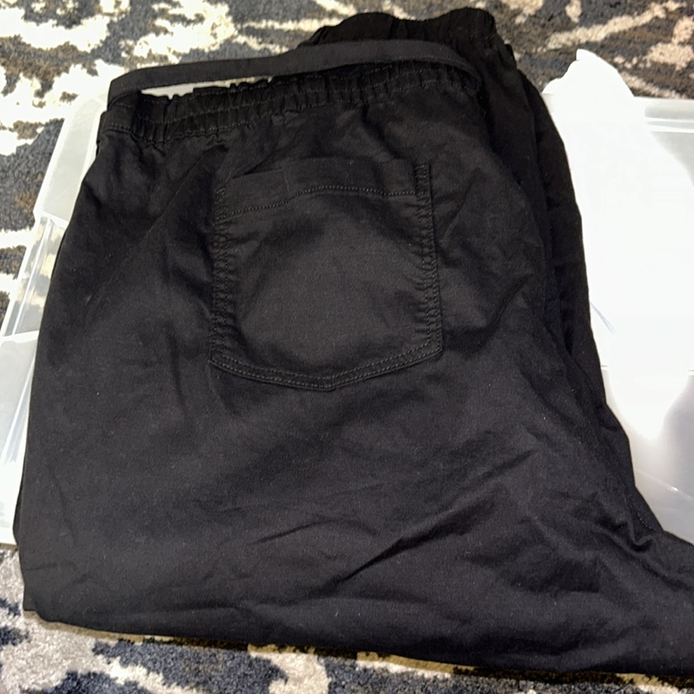 NWT Levi’s BELTED JET SET JOGGERS - Picture 3 of 6
